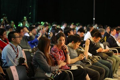 2) 設(shè)計師論壇