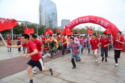 近千名醫(yī)生與市民爭(zhēng)相開跑  傳遞健康跑正能量