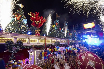 “華麗圣誕大宅@海港城”圣誕布置亮燈動(dòng)人一刻